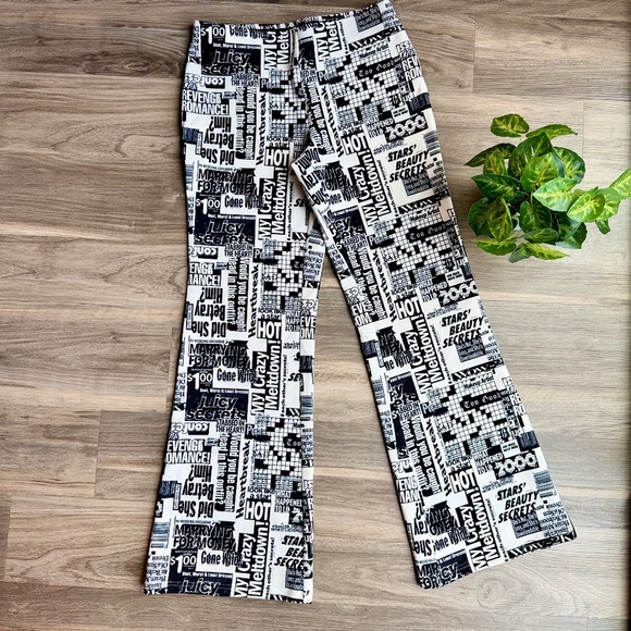 UO Urban Outfitters Newspaper Print Flare Black & White Pants | Retro Y2K Size M - Picture 2 of 11